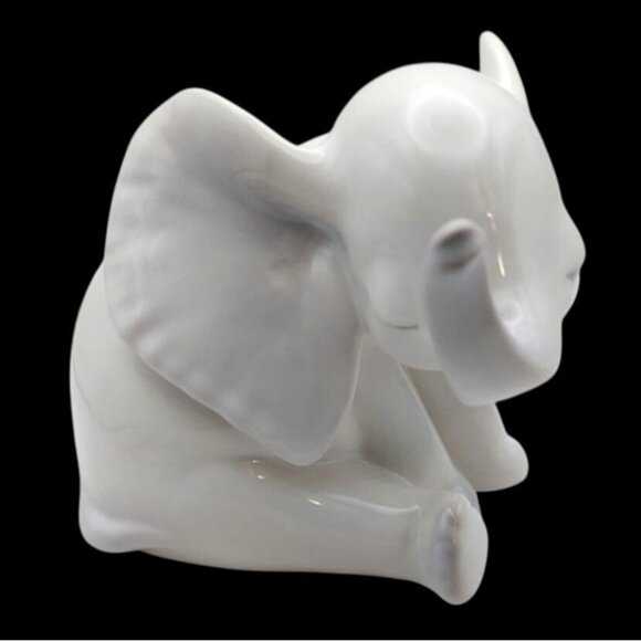 Pair Vintage White Porcelain Elephants Signed Tony Sitting & Standing Trunk Up - Picture 4 of 13